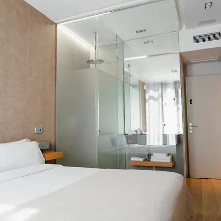 Cosmopolitan Boutique Rambla By Blossom Πανσιόν 4*
