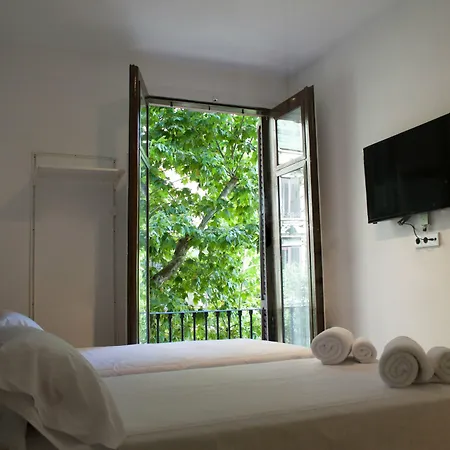 Πανσιόν Cosmopolitan Boutique Rambla By Blossom 4*