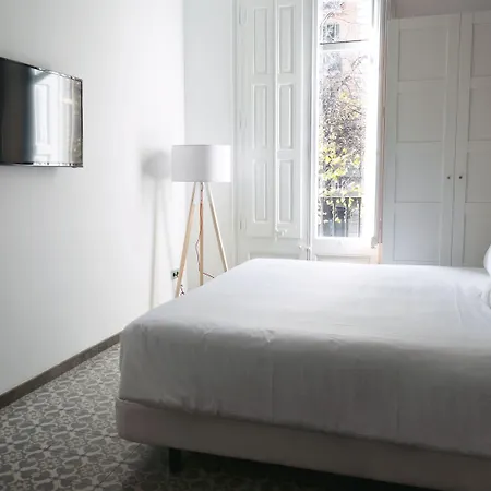 Πανσιόν Cosmopolitan Boutique Rambla By Blossom 4*